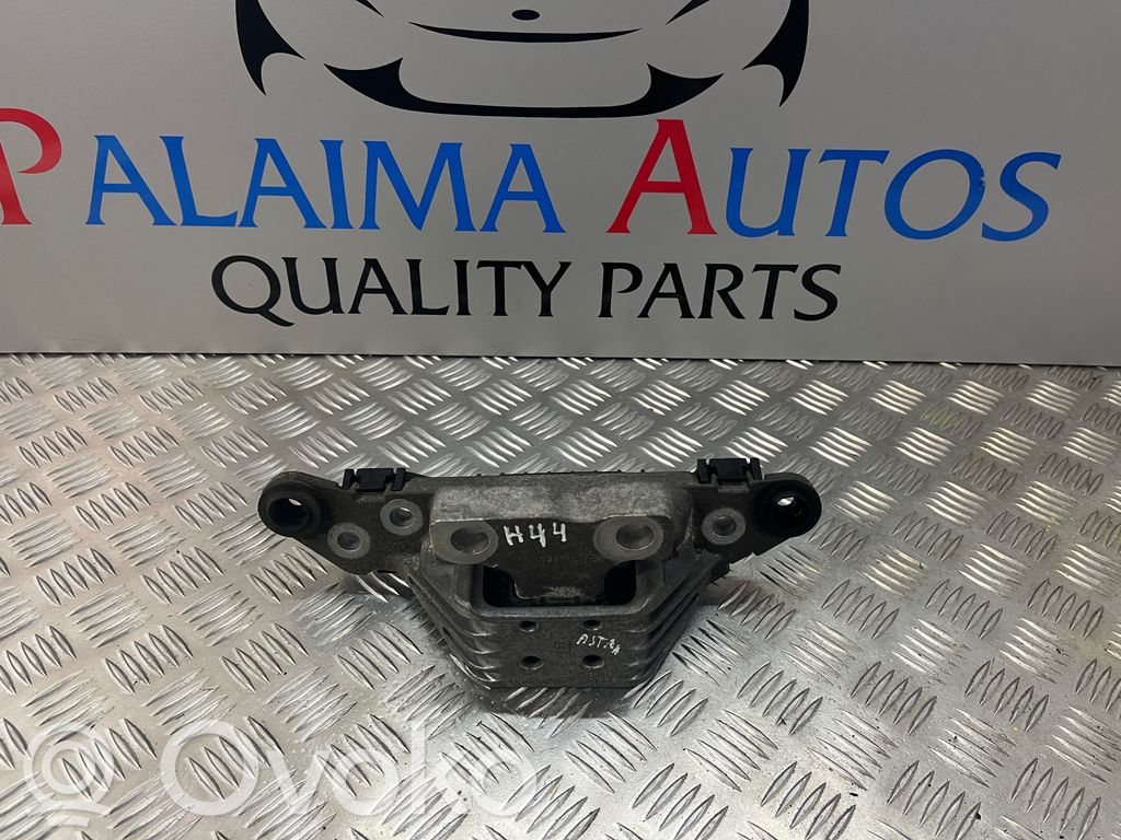 Engine mount bracket   326E69,26002