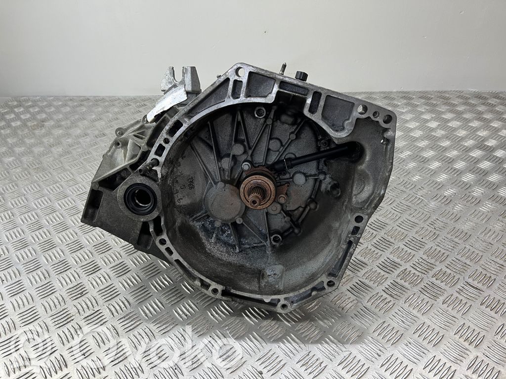 Nissan Juke I F15 Manualna 6-biegowa skrzynia biegów 