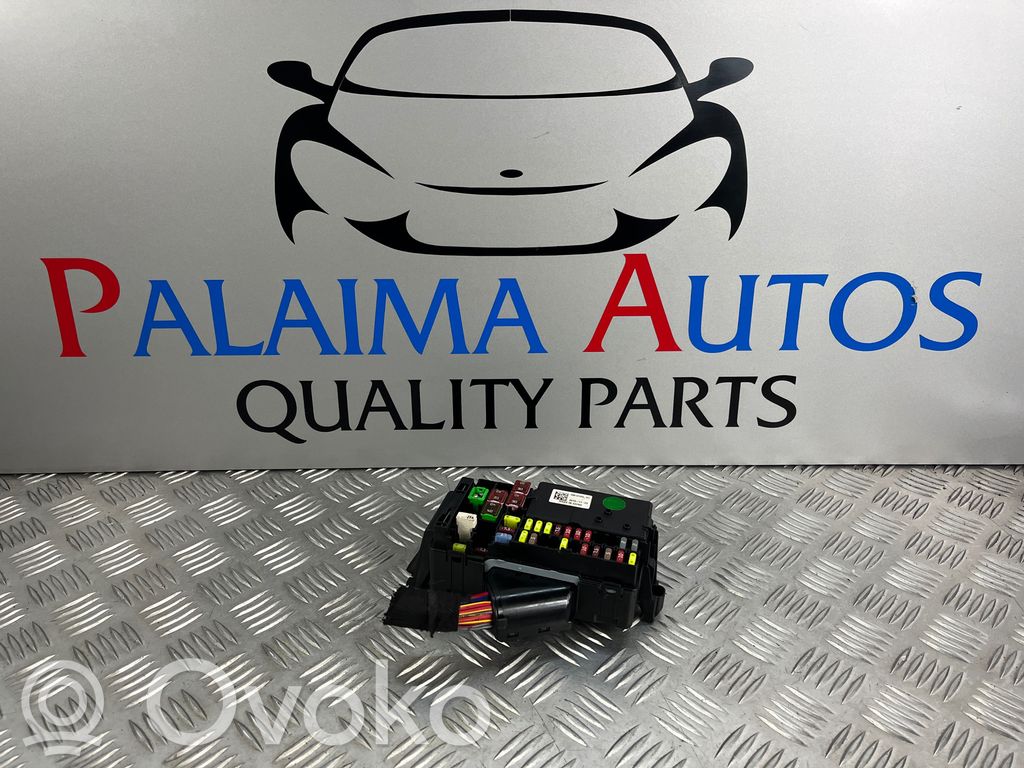 Opel Astra K Módulo de fusible 