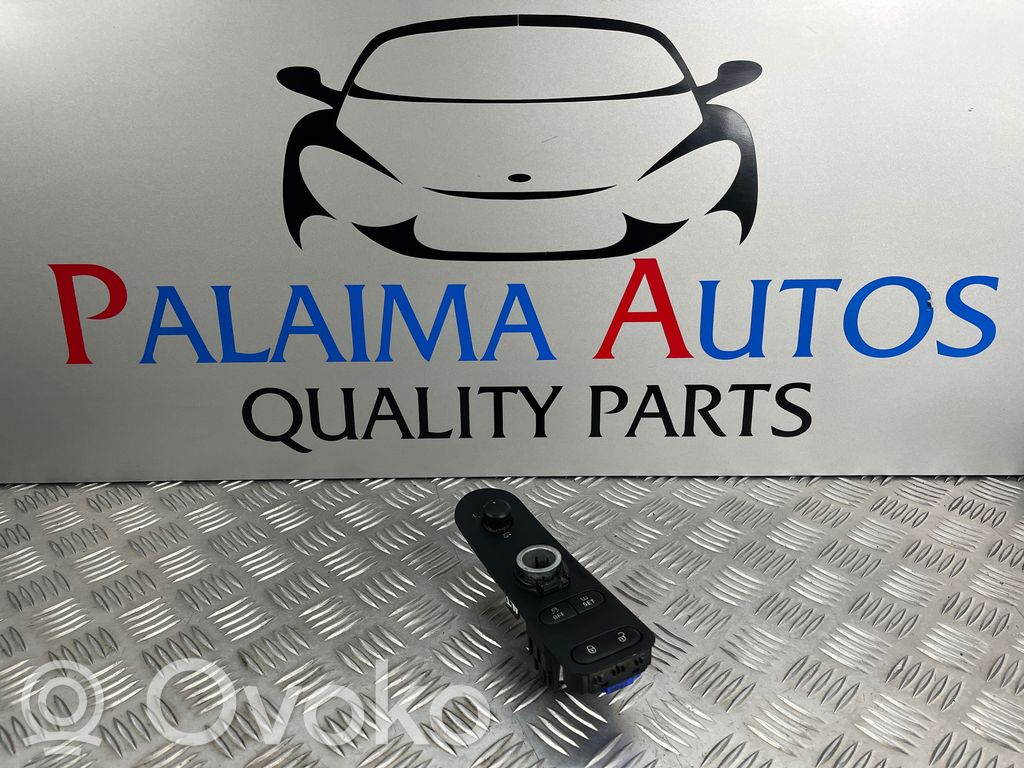 Seat Altea Un conjunto de interruptores 