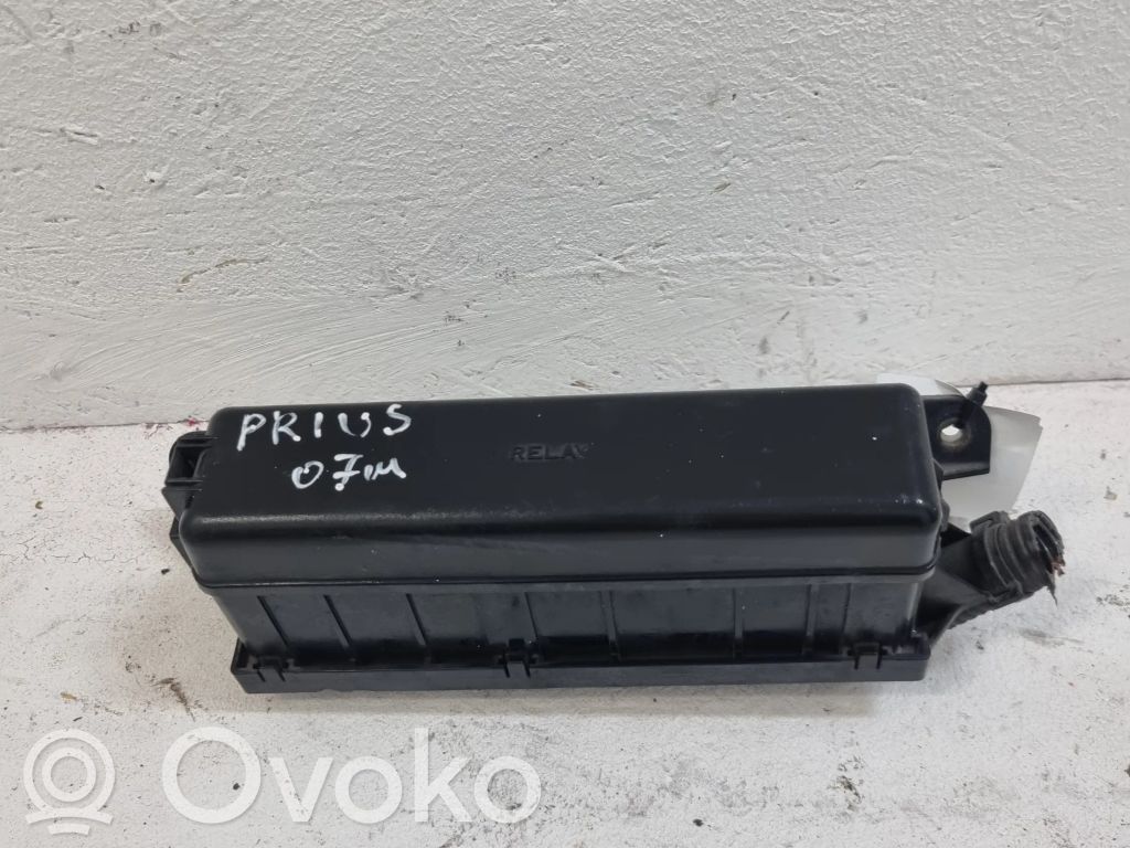 Toyota Prius (XW20) Saugiklių blokas 