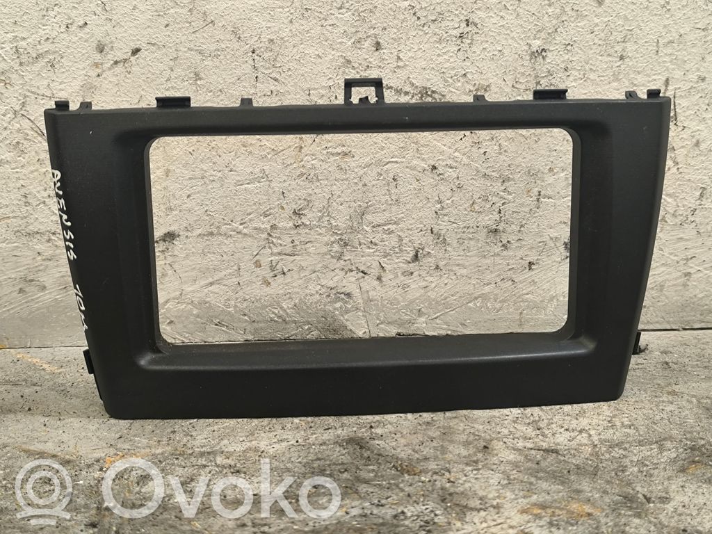 Toyota Avensis T270 Radijos/ navigacijos apdaila 