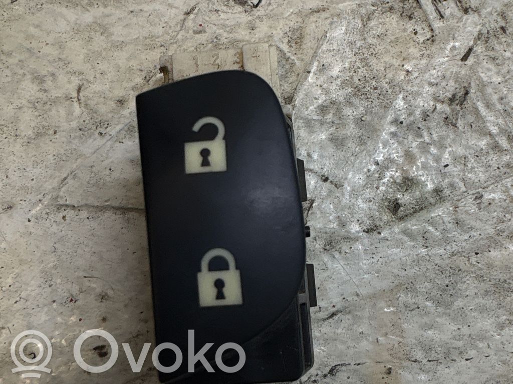 Central locking switch button   12786136