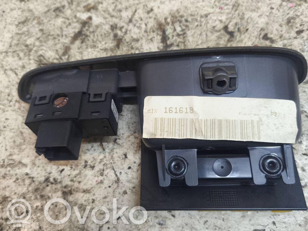 Electric window control switch   9193301,9472275