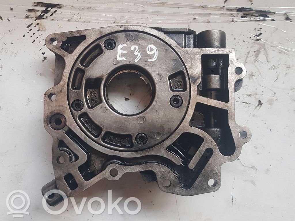 BMW 5 E39 Oil pump 