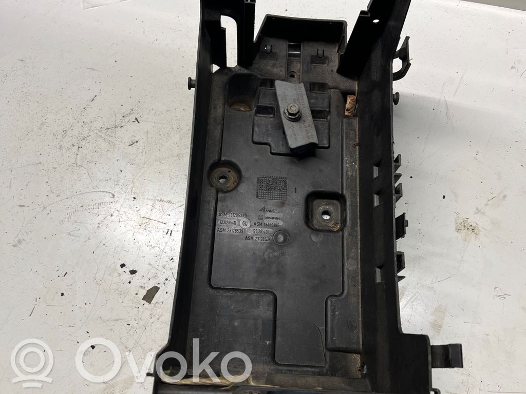 Opel Insignia A Akumuliatoriaus dėžė 