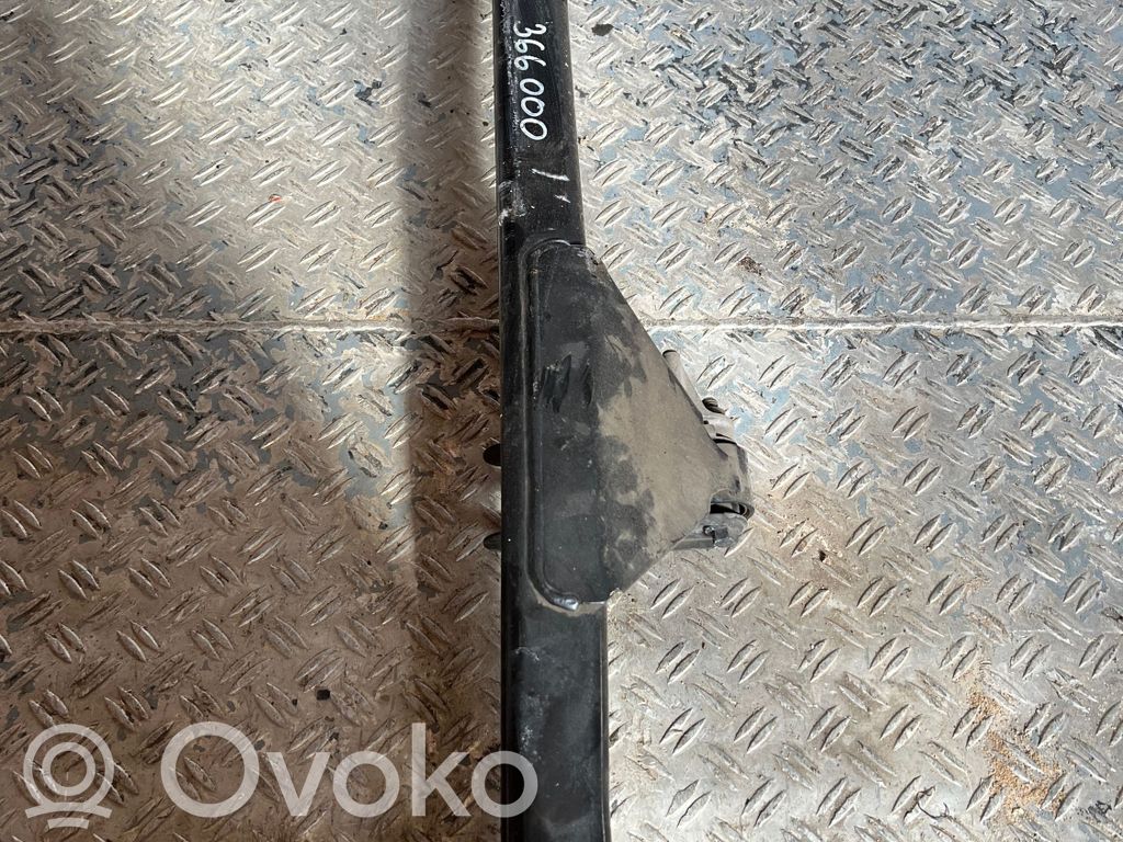 Volvo XC70 Engine mounting bracket 