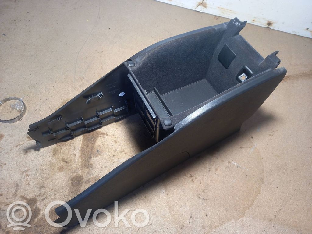 Volvo V70 Armrest 