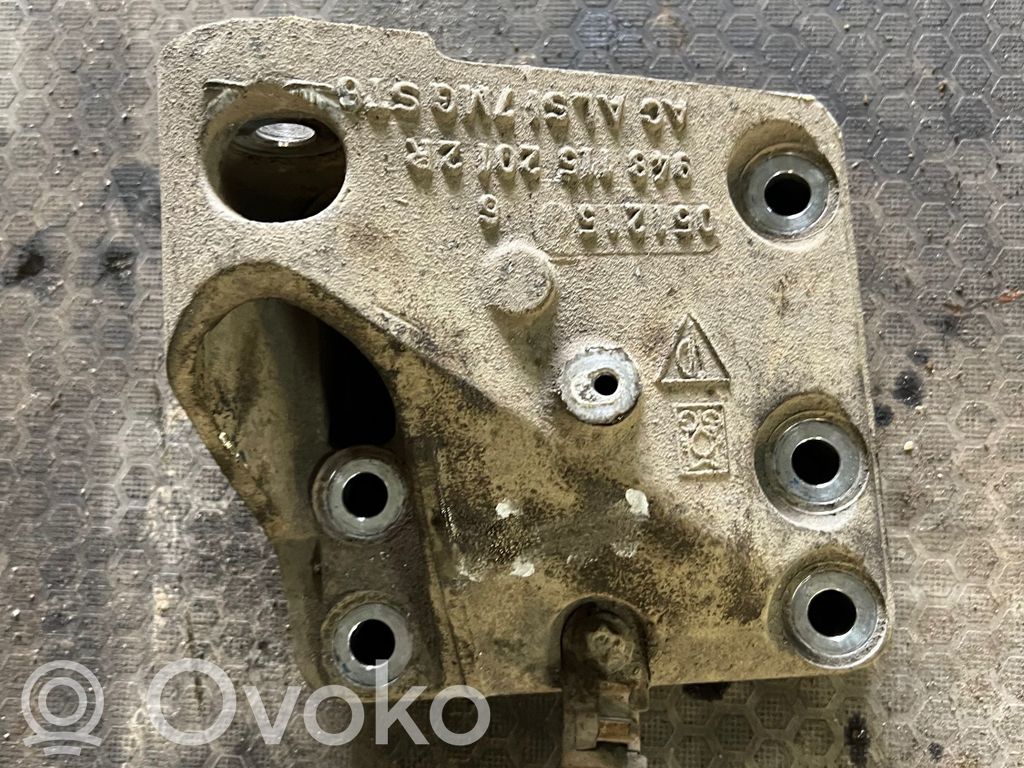 Porsche Cayenne (9PA) Engine mounting bracket 