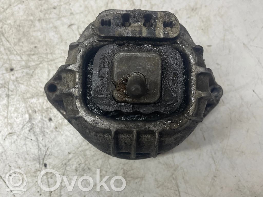 Variklio pagalvė   6772152,7L018681,3618500