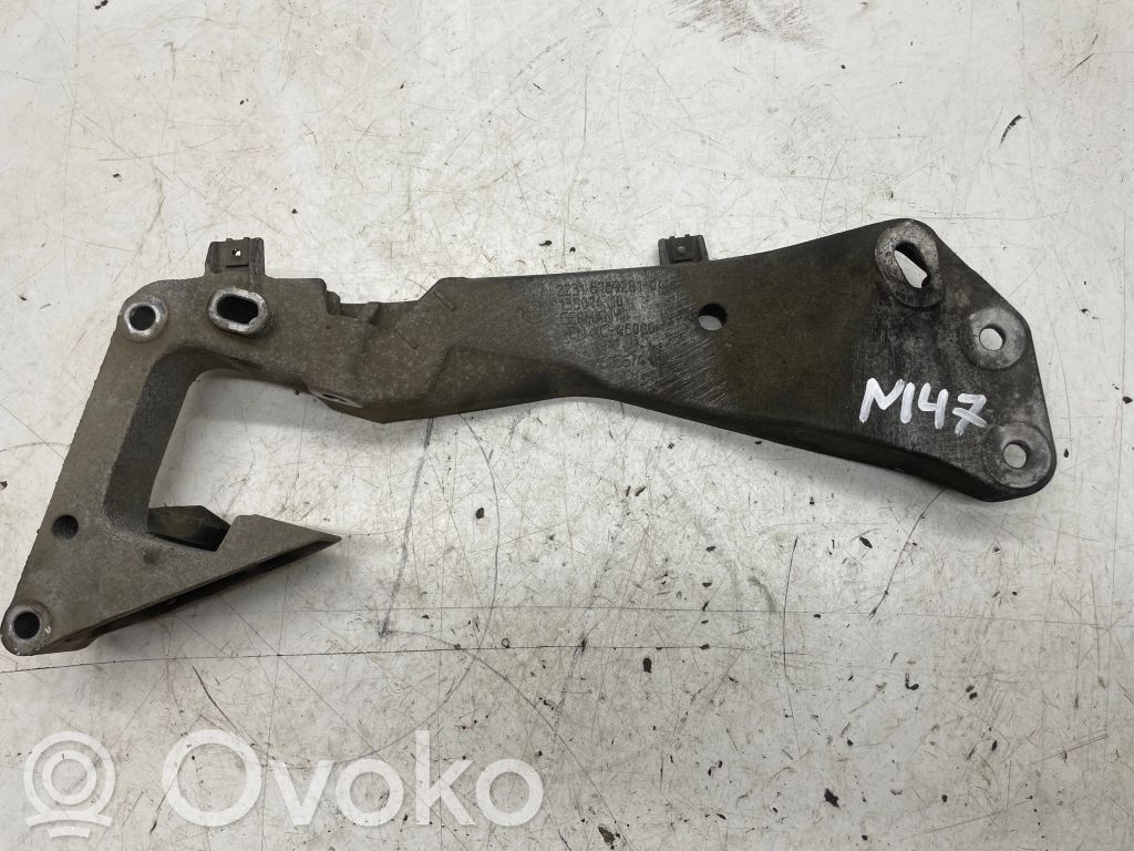 BMW X1 E84 Gearbox mounting bracket 