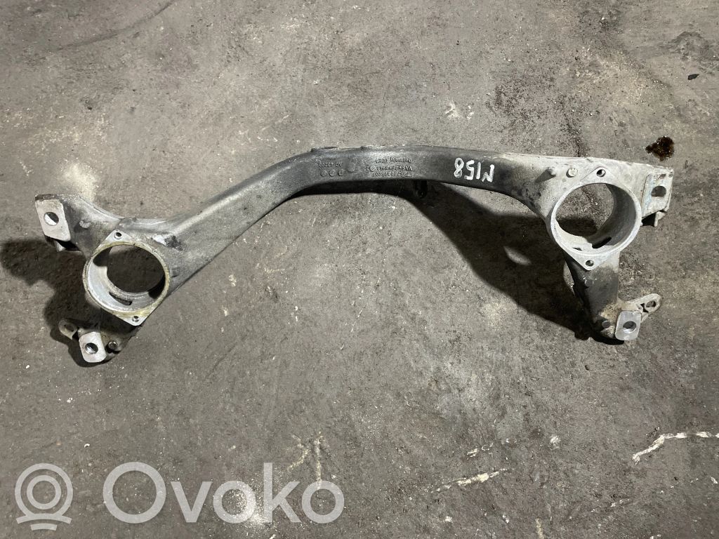 Audi Q7 4L Engine mounting bracket 