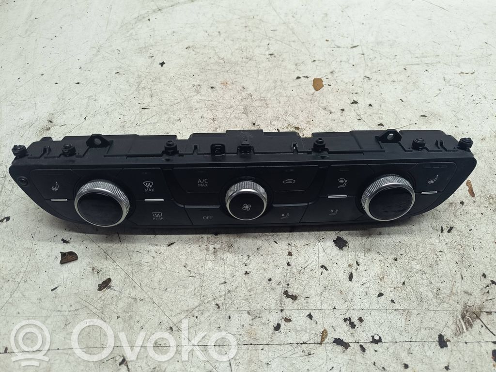 Audi Q7 4M Climate control unit 