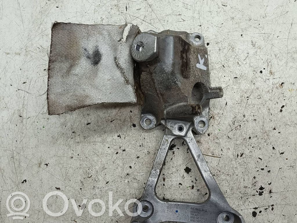 Audi Q7 4M Engine mounting bracket 