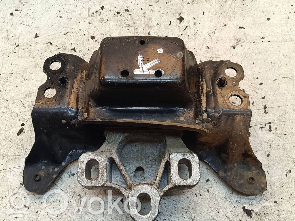Audi A3 S3 8V Engine mount bracket 
