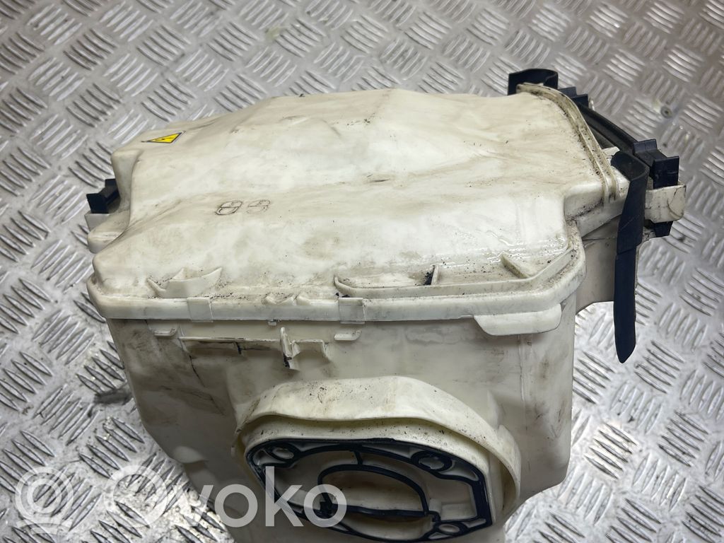 BMW 3 E90 E91 Other engine bay part 