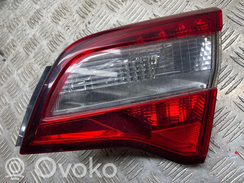 Subaru Legacy Lampy tylnej klapy bagażnika 