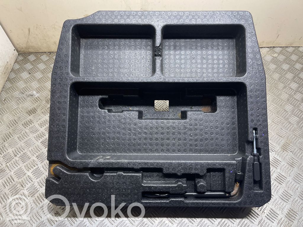 Subaru Legacy Tool set 