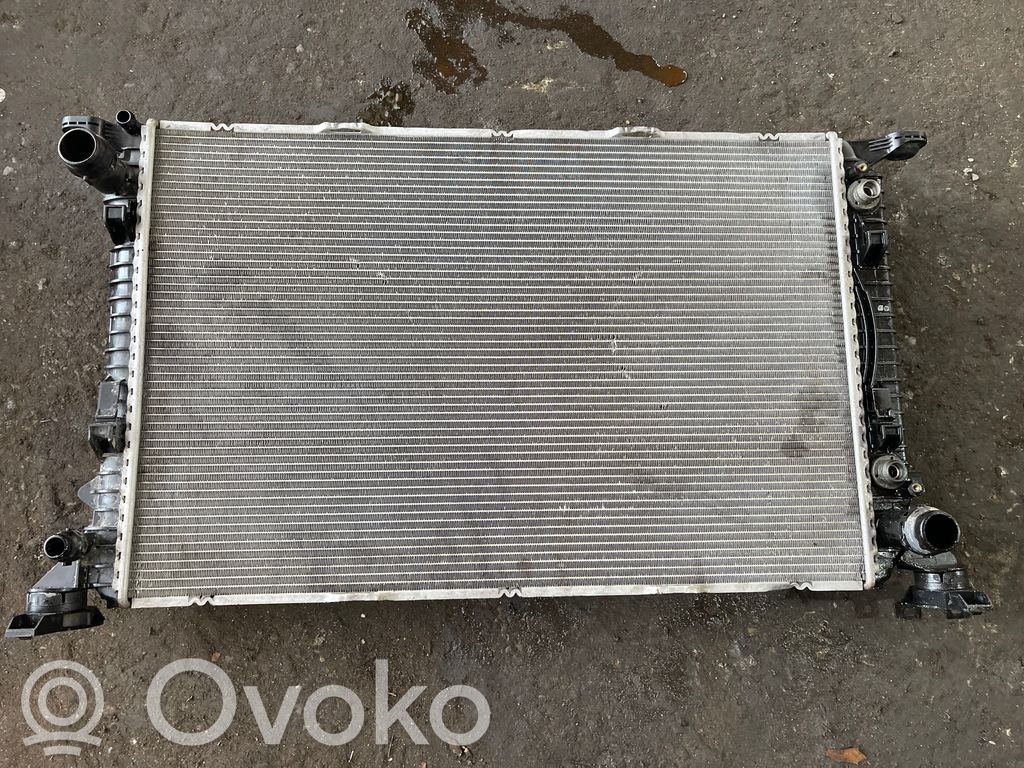 Audi Q5 SQ5 8R Aušinimo skysčio radiatorius 
