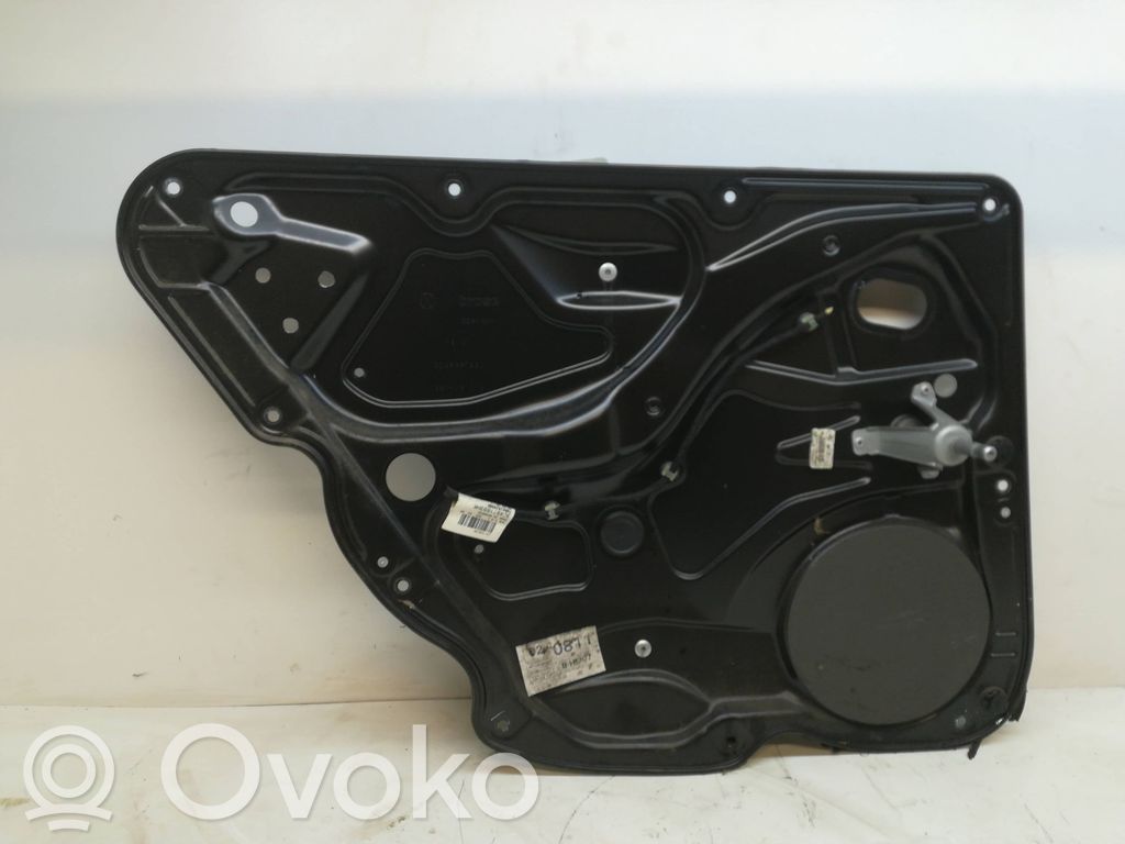 Volkswagen PASSAT B6 Rear door manual window regulator 