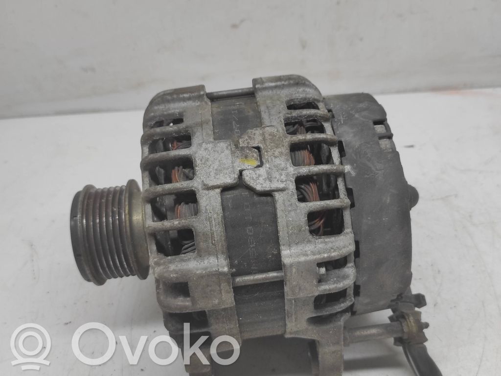 Volkswagen PASSAT B7 Alternator 