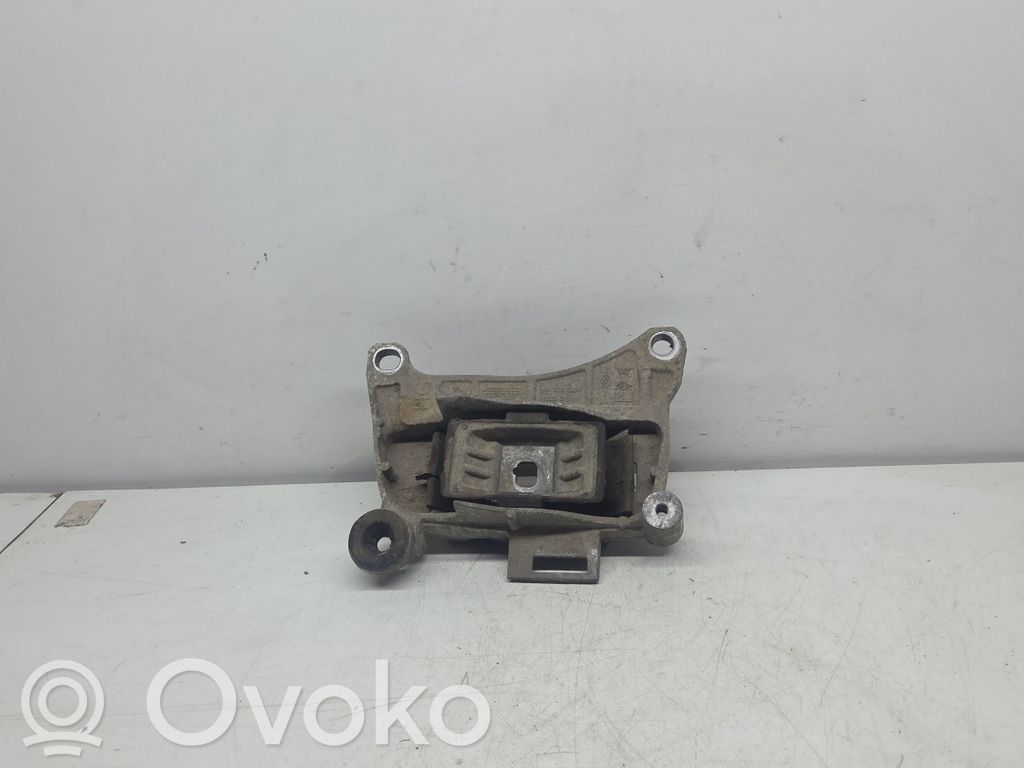 Renault Megane III Engine mounting bracket 