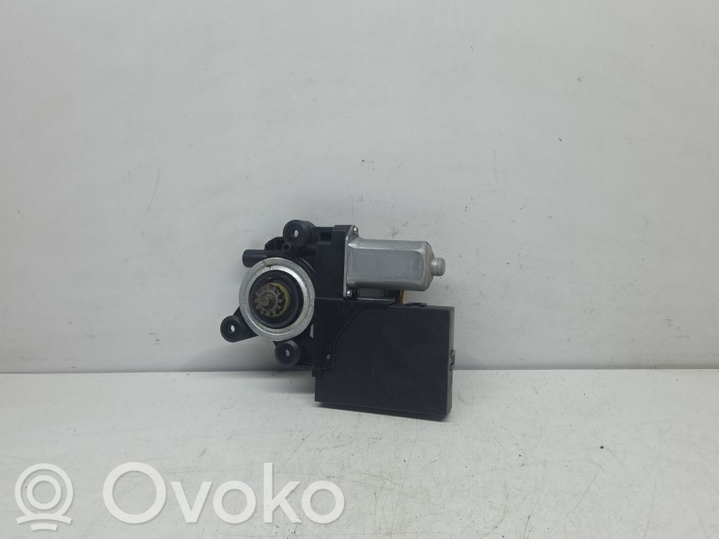 Volvo V50 Silnik regulatora szyby drzwi przednich 