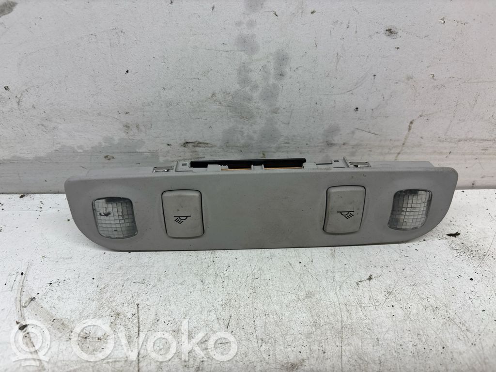 Audi A4 S4 B7 8E 8H Lampka podsufitki tylna 