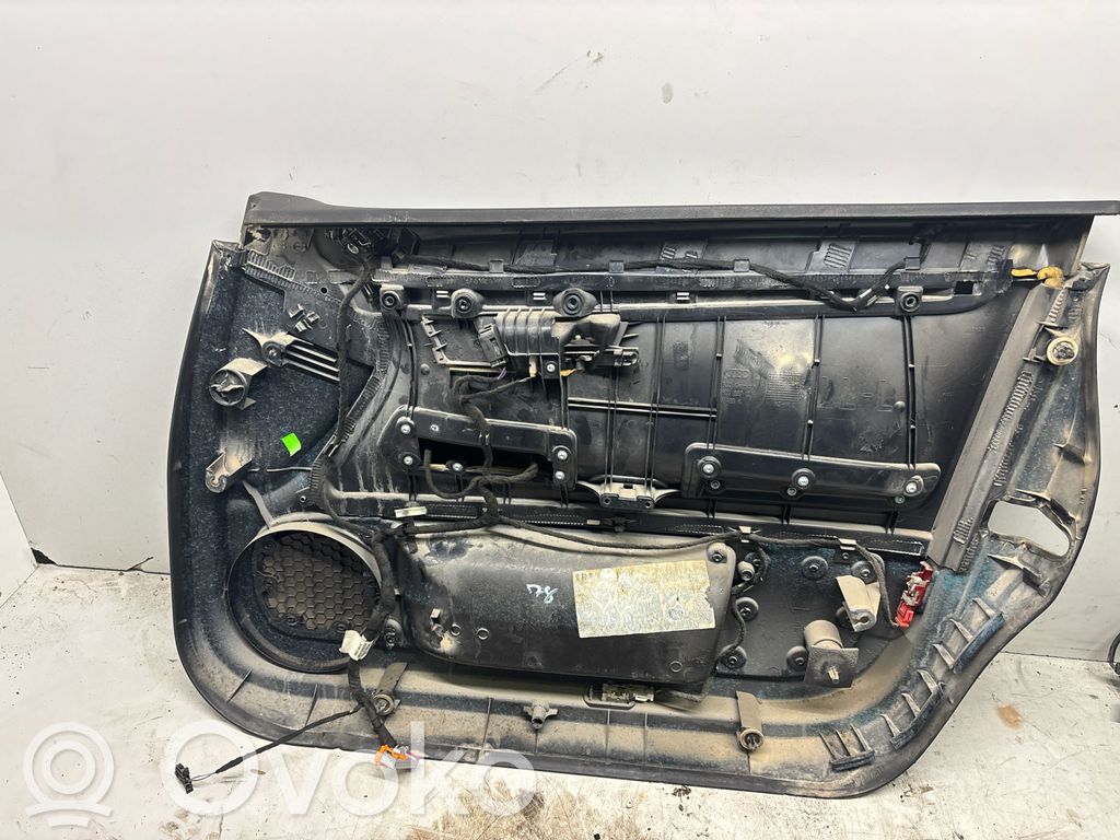 Audi A4 S4 B7 8E 8H Boczki / Poszycie drzwi przednich 