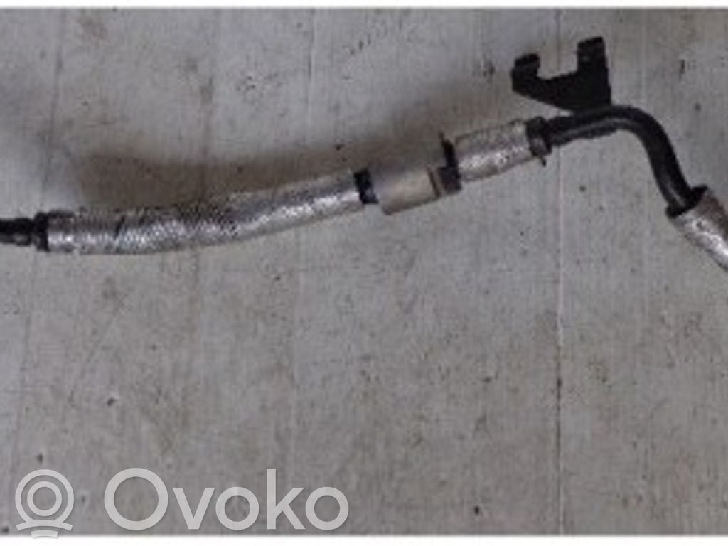 BMW 7 E65 E66 Ilmastointilaitteen putki (A/C) 