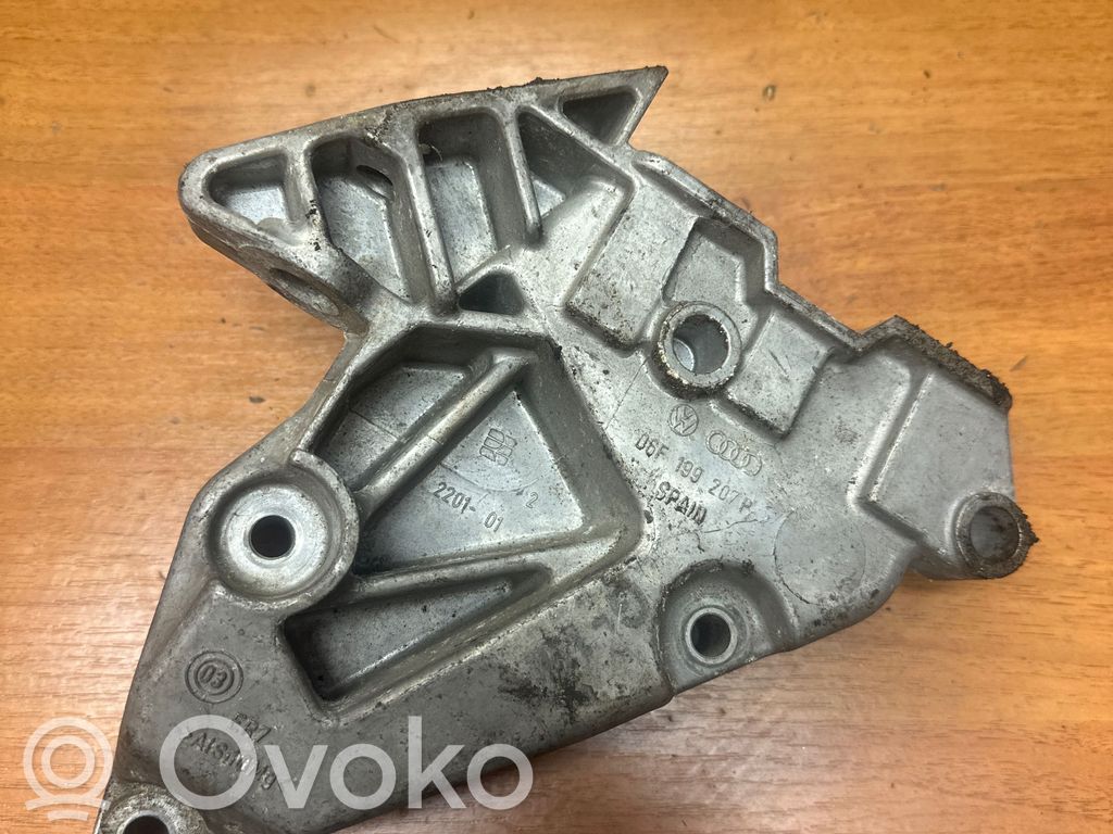 Volkswagen Golf V Engine mounting bracket 
