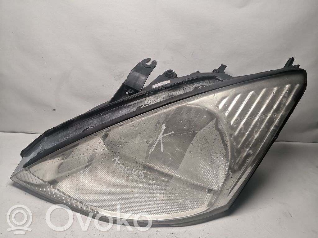 Ford Focus Headlight/headlamp 