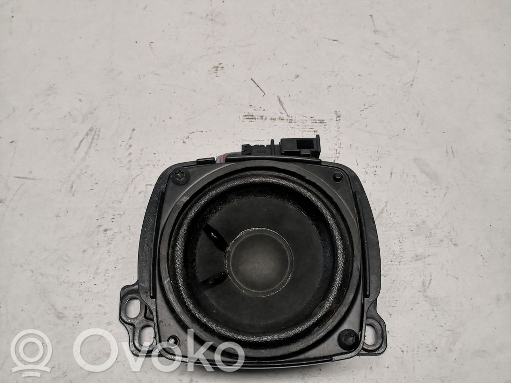 Audi A8 S8 D3 4E Etuoven kaiutin 