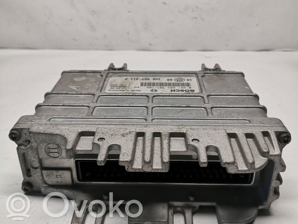Volkswagen Golf III Engine control unit/module 