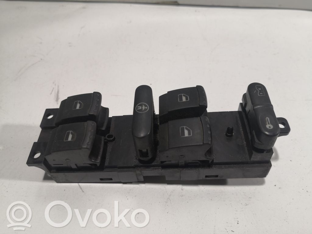 Volkswagen PASSAT B5 Electric window control switch 