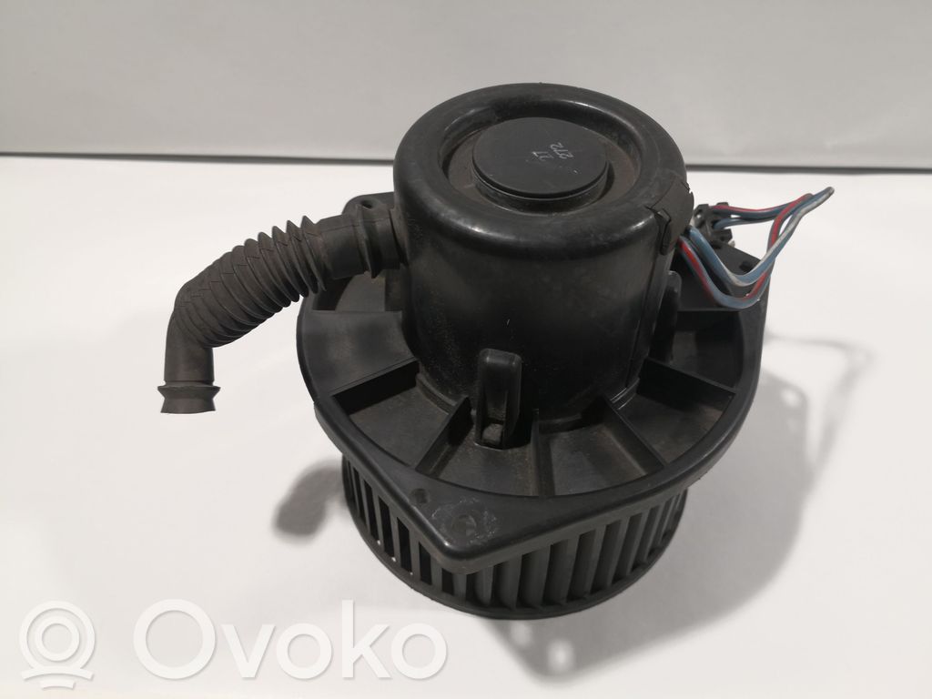 Nissan Serena Lämmittimen puhallin 
