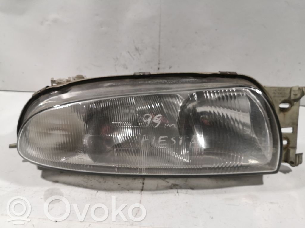 Ford Fiesta Headlight/headlamp 