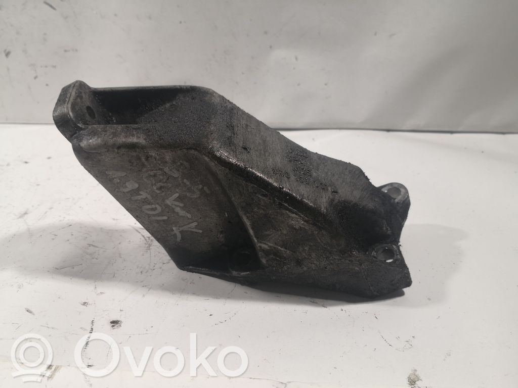 Volkswagen PASSAT B5 Engine mounting bracket 