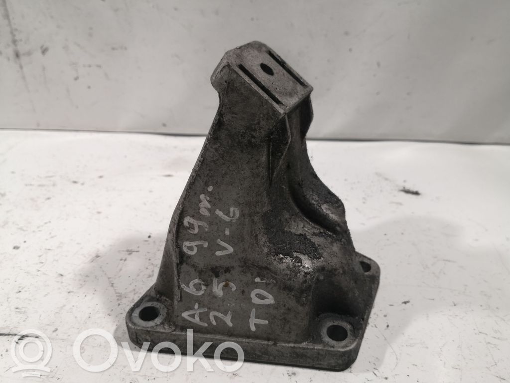 Audi A6 S6 C5 4B Engine mounting bracket 