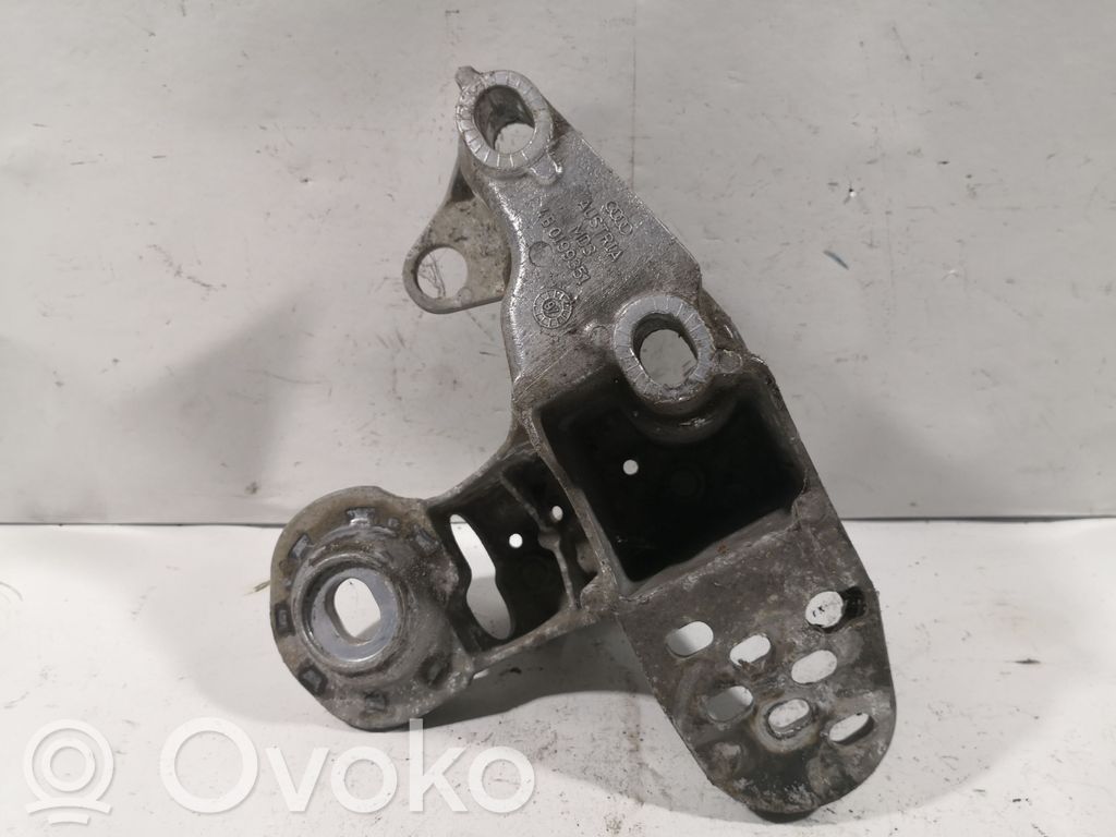 Engine mounting bracket   4B0199351