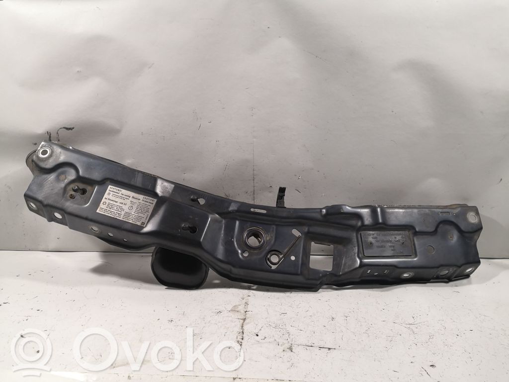 Opel Meriva A Radiatoru paneļa augšējā daļa (televizors) 