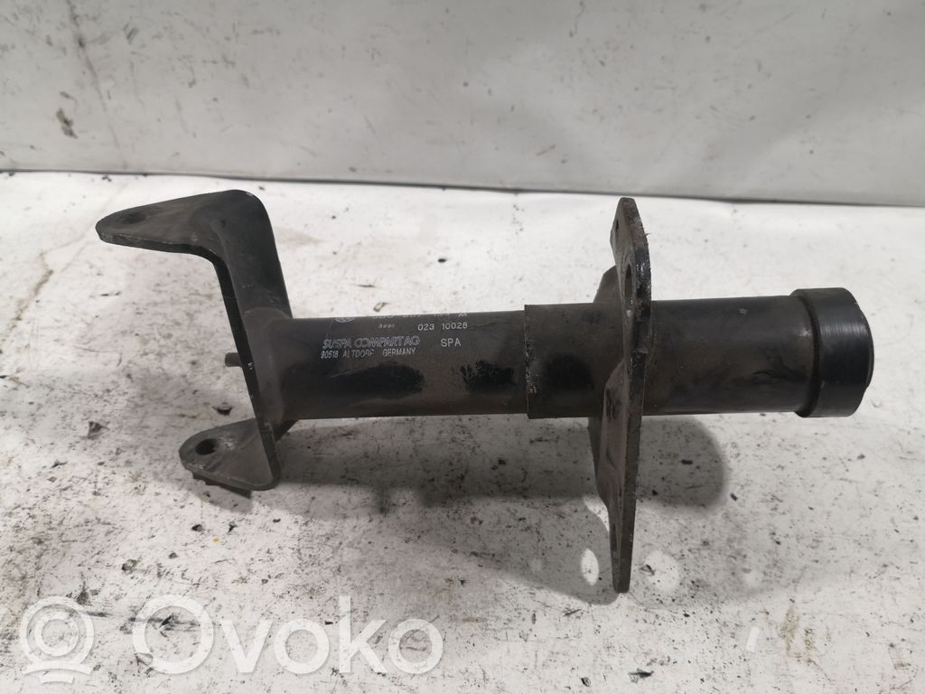 Volkswagen PASSAT B5 Front bumper shock/impact absorber 