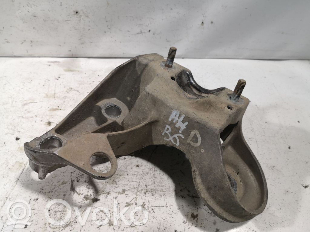 Audi A4 S4 B6 8E 8H Engine mounting bracket 