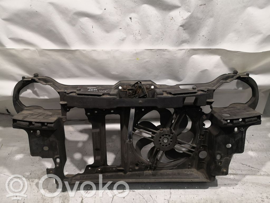 Seat Arosa Jäähdyttimen kehyksen suojapaneeli 