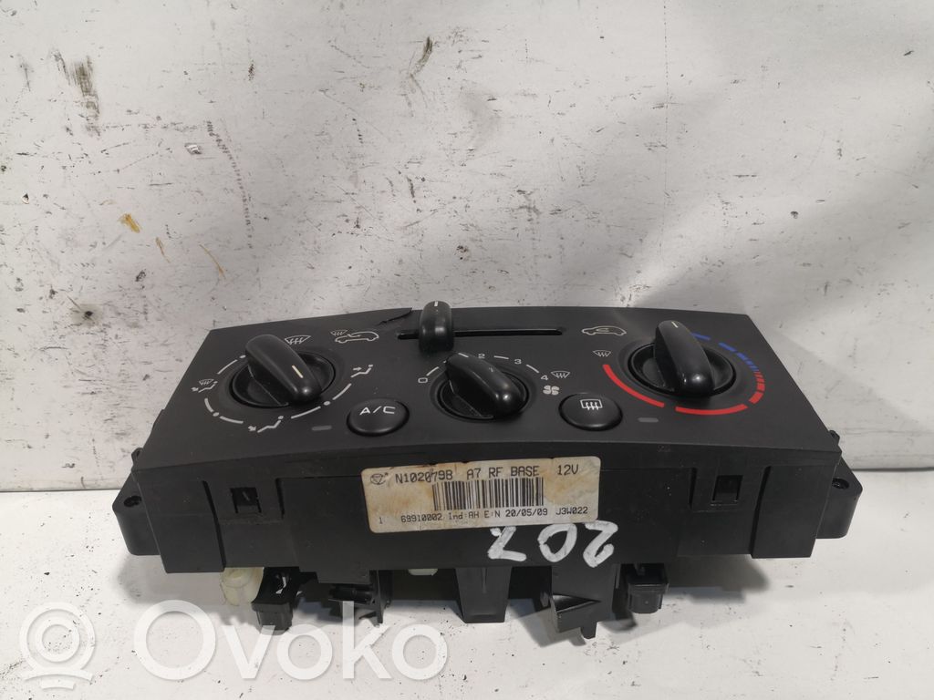 Peugeot 207 Climate control unit 