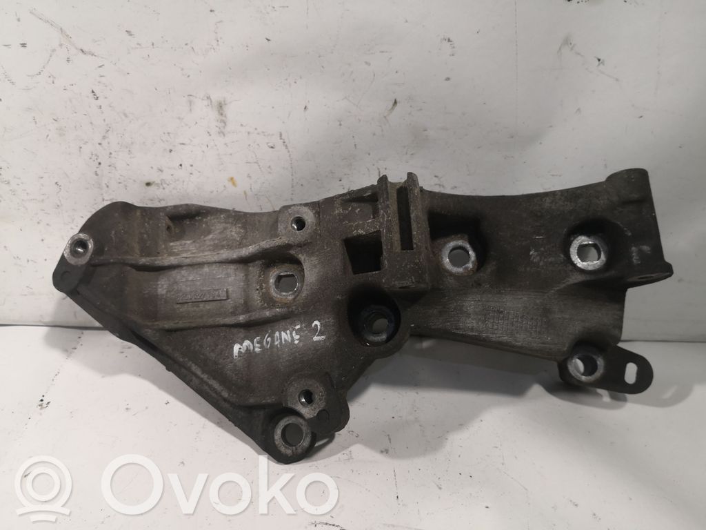Renault Megane II Generator/alternator bracket 