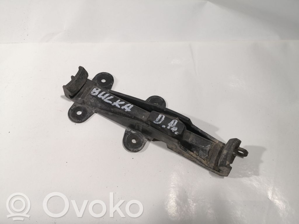 Audi 80 90 B3 Priekinis laikiklis bamperio 
