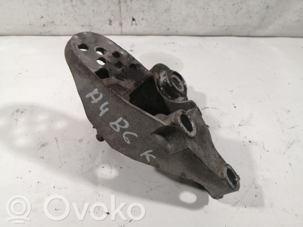 Audi A4 S4 B6 8E 8H Engine mounting bracket 