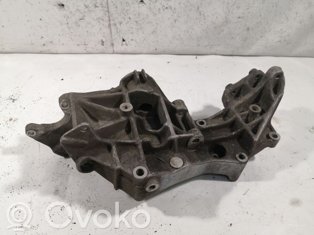 Audi A4 S4 B5 8D Generator/alternator bracket 