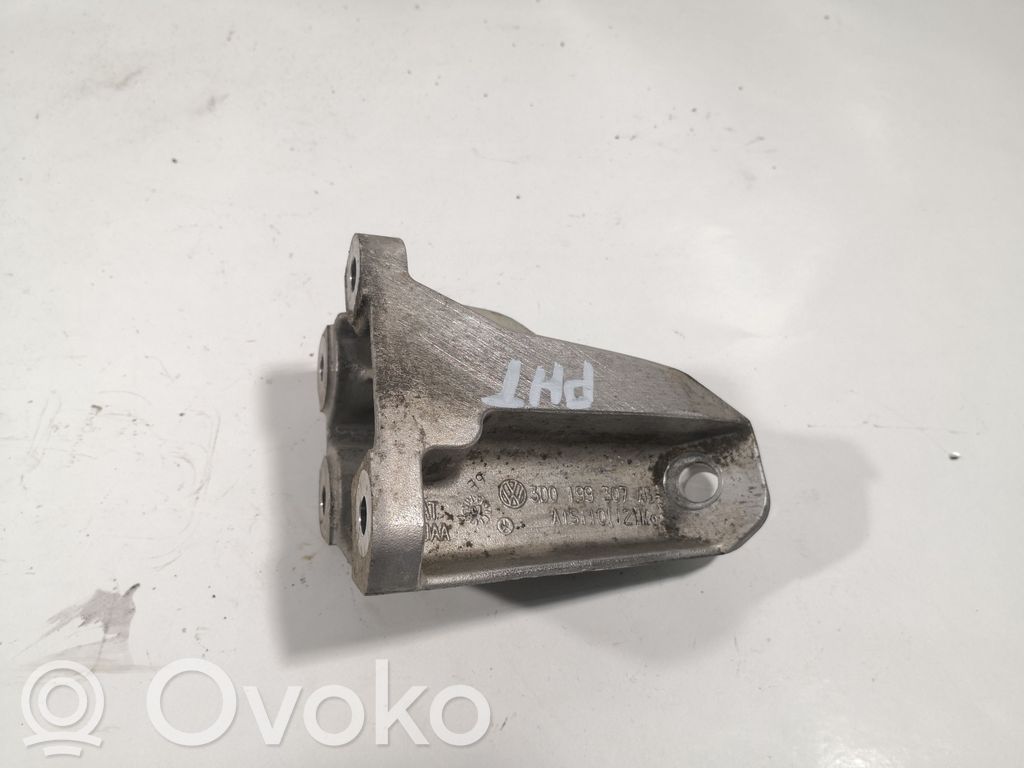 Volkswagen Phaeton Engine mounting bracket 